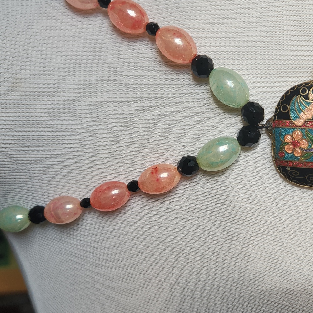 Happy Elephant Necklace - Picture 3 of 4